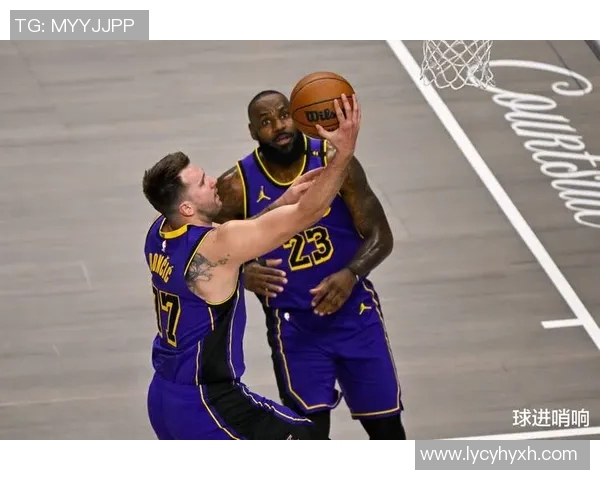 2018年湖人对火箭精彩对决回顾及CNTV直播全程分析